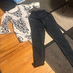 NWOT- Maternity Outfit Medium Skinny Dark Jeans and Bellarm Black &White Top